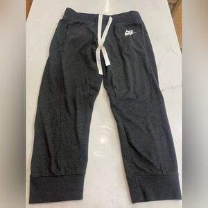 Nike Athletic Sweat Pants Gray Women’s Size Small 29x22 Good Condition